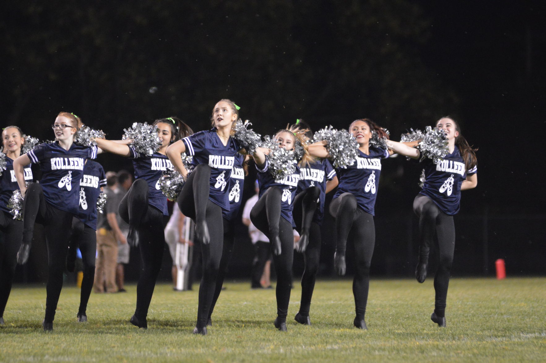 Kolleens kick it during halftime